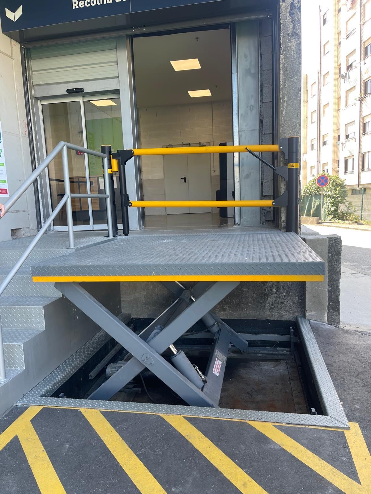 Mesa tesoura Vassalo Indústria