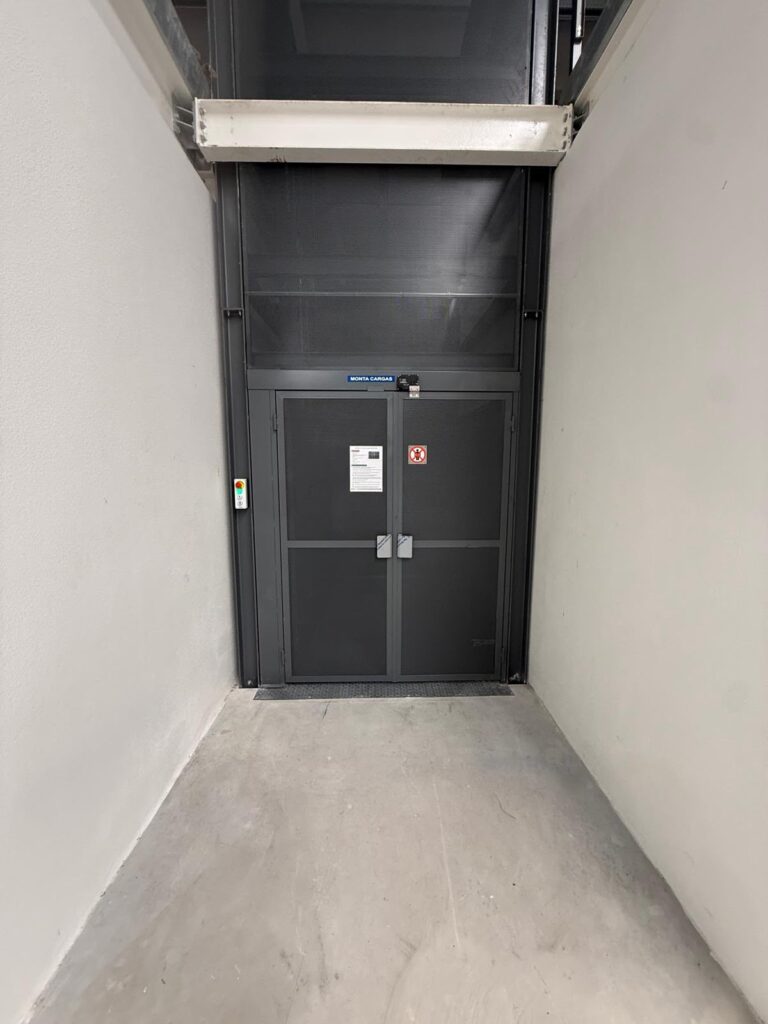 Monta-cargas-industrial-de-1000kg-Braga2