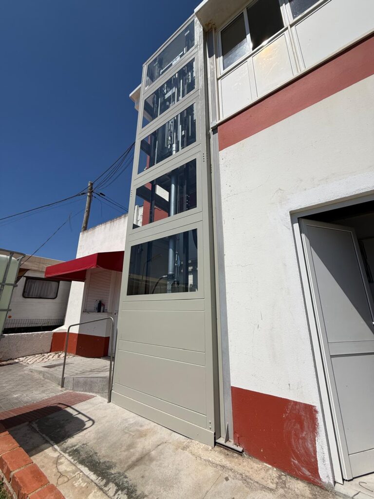 Monta cargas industrial Braga